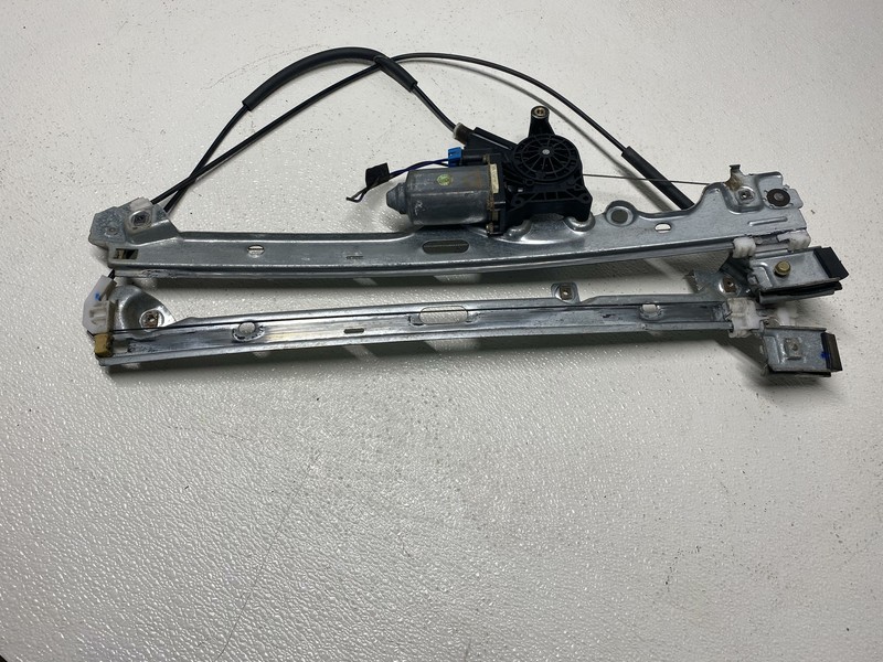 02 03 04 05 06 escalade Driver left Front Window Regulator W/ Motor tahoe sierra