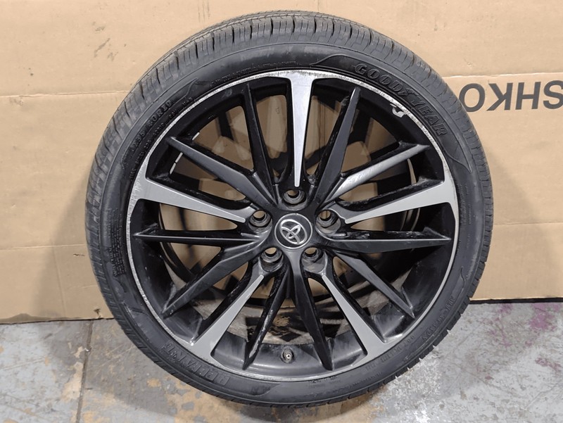 TOYOTA CAMRY WHEEL TIRE RIM 235/40R19 GOOD YEAR GTX 19*8J 2018-2020 OEM 7/32"