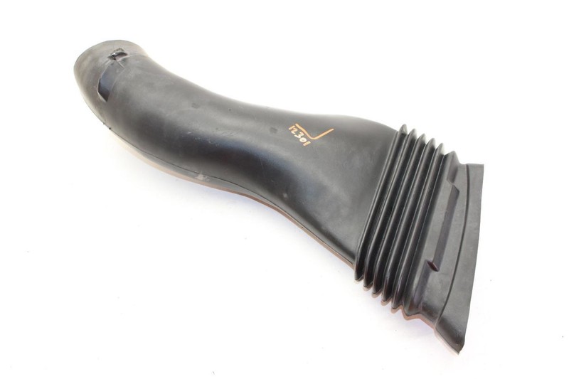 99-04 CORVETTE 5.7L LS1 Driver Left Side Air Cooling Duct 10295976