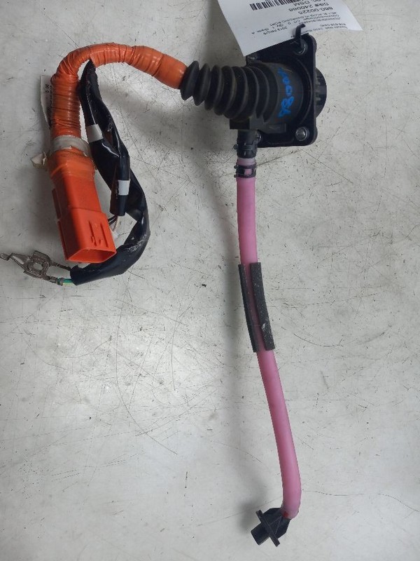 12-15 TOYOTA PRIUS PLUG-IN 1.8L FWD AT CHARGING PORT