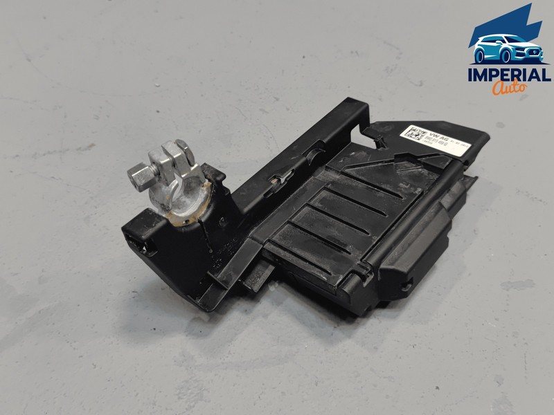 2017-2019 AUDI Q7 POSITIVE BATTERY FUSE TERMINAL CLAMP CONTROLLER PROTECTOR OEM