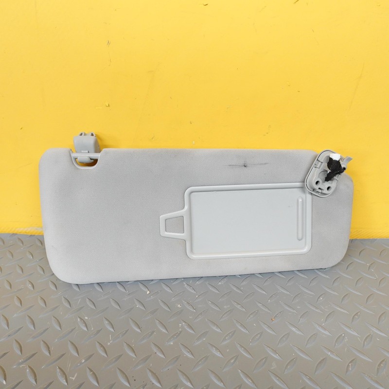 2020-2024 KIA TELLURIDE RIGHT FRONT SUN VISOR W/MIRROR OEM 85220S9500GYT