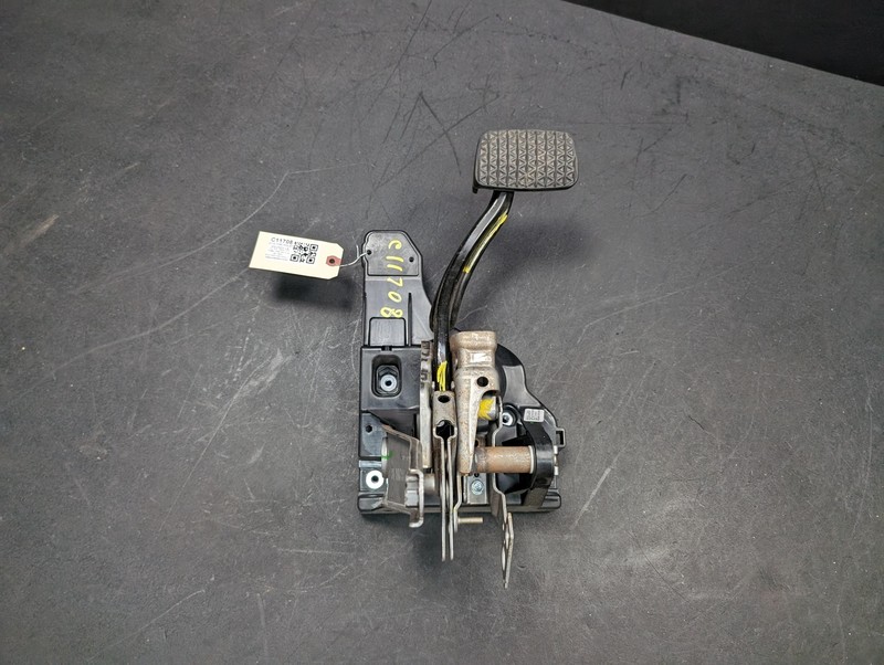 Brake Pedal 2019 Chevrolet Equinox 84474574 2018 2020 2021