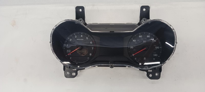 21-'22 CHEVROLET TRAILBLAZER Speedometer cluster 27k miles OEM