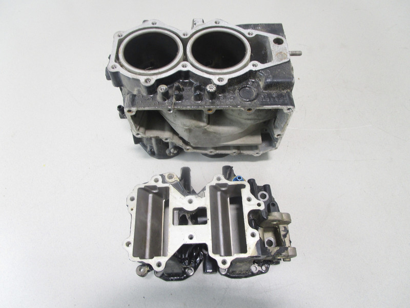 0397517 Evinrude Johnson Outboard 40 hp Cylinder Block Crank Case Empty NLA