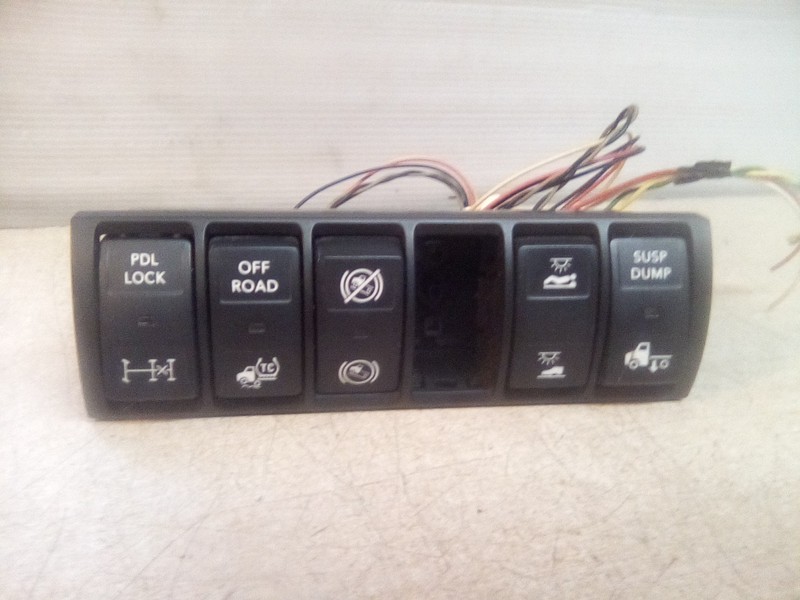 International LT 4057689C1 Switch Panel