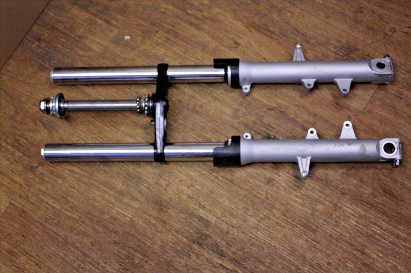 2010 HONDA NT 700 V FRONT FORK TUBE SUSPENSION LOWER TREE CLAMP STEM NT700 10