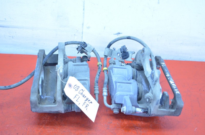 06-10 DODGE CHARGER R/T RWD FRONT LEFT / RIGHT BRAKE CALIPER SET OEM
