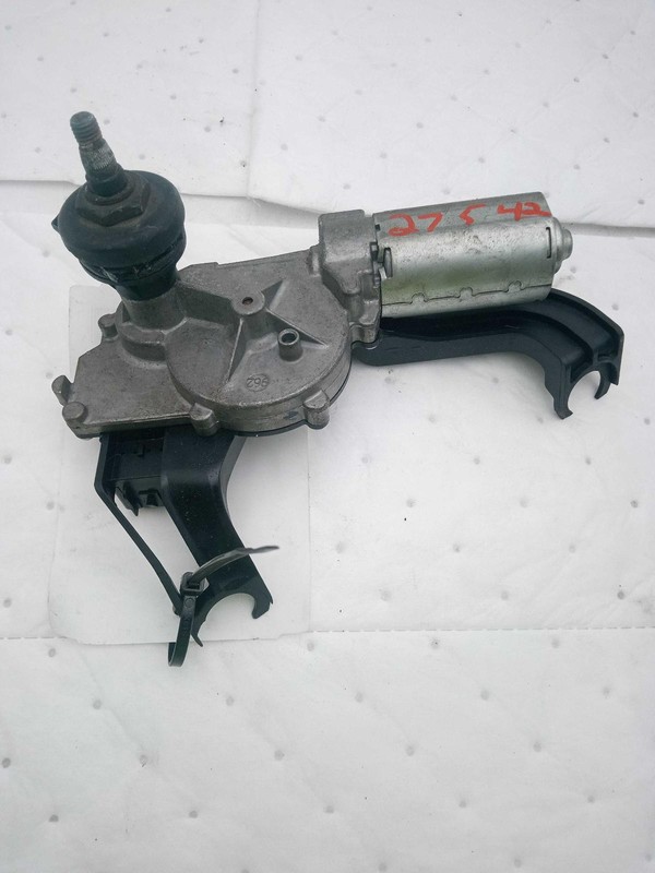 Used Back Glass Wiper Motor fits: 2005 Saturn Relay SV6 Grade B