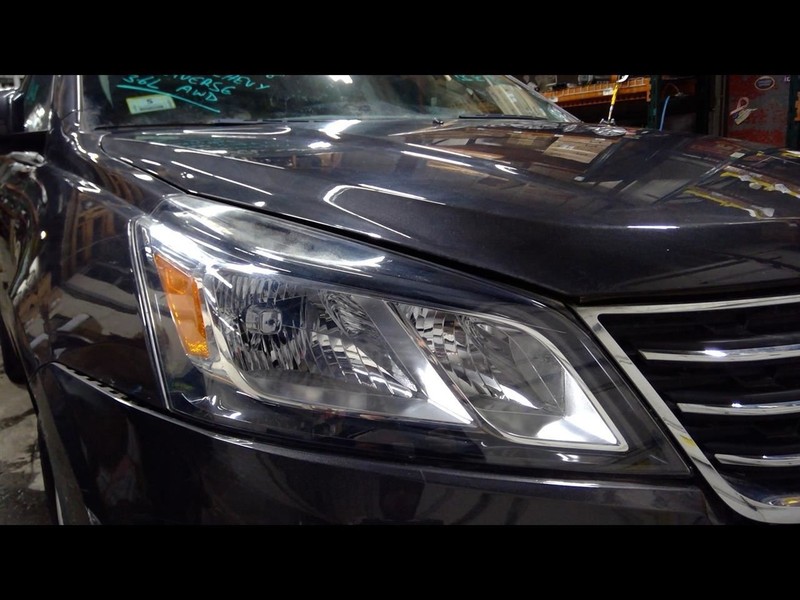 Passenger Right Headlight Fits 13-17 TRAVERSE 1498111