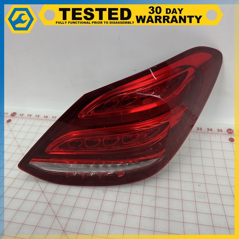 15-18 Mercedes C300 W205 REAR RIGHT PASSENGER SIDE TAIL LIGHT LAMP OEM