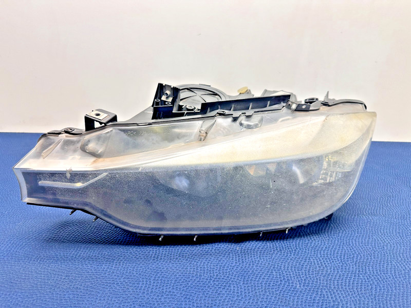 12–15 BMW F30 F31 320i 328i 330i Right Passenger Halogen Headlight Head Lamp OEM