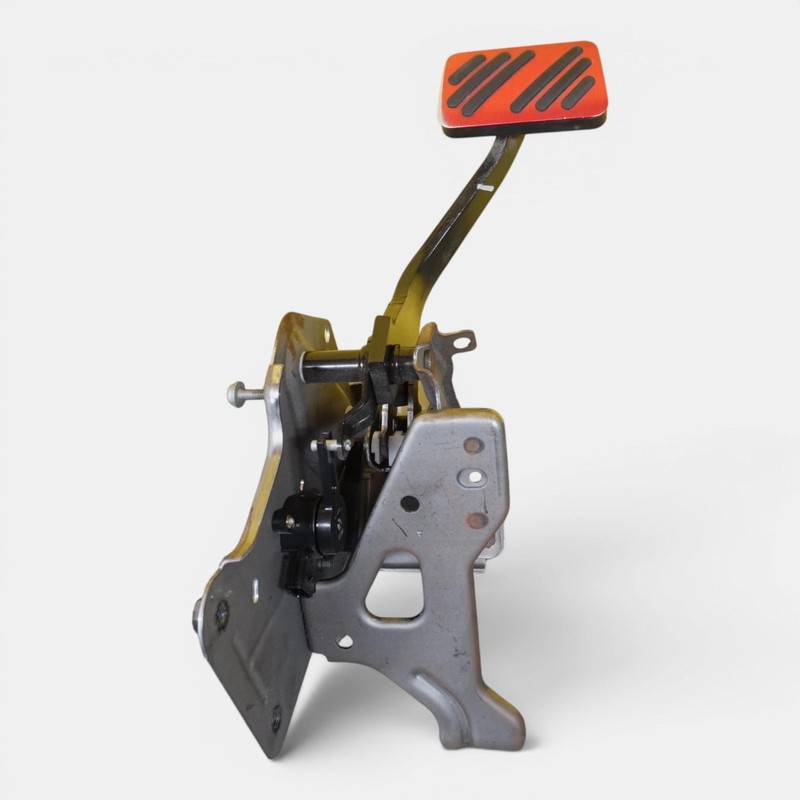 2020-2024 CHEVROLET BLAZER BRAKE STOP PEDAL W/ MOUNT BRACKET SUPPORT 84782675