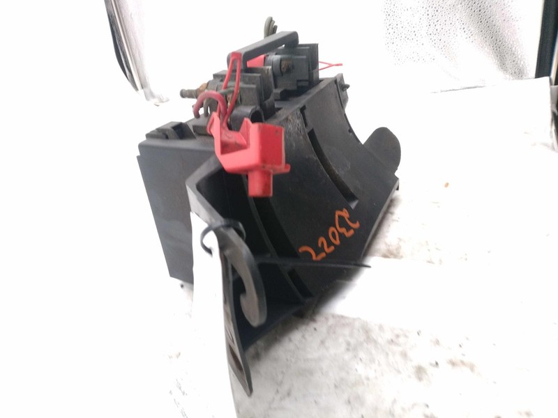 2005 Chevrolet Impala Fuse Box OEM 15329135 Used 3.8L White 200k Miles