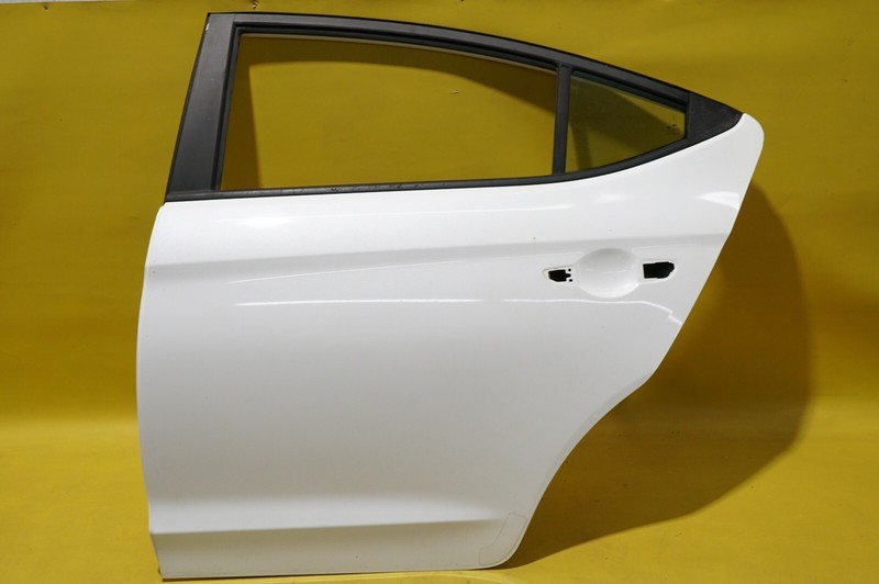 π
2017-2020 HYUNDAI ELANTRA OEM.REAR DRIVER DOOR SHELL 77003-F2000,COLOR PNT:W8