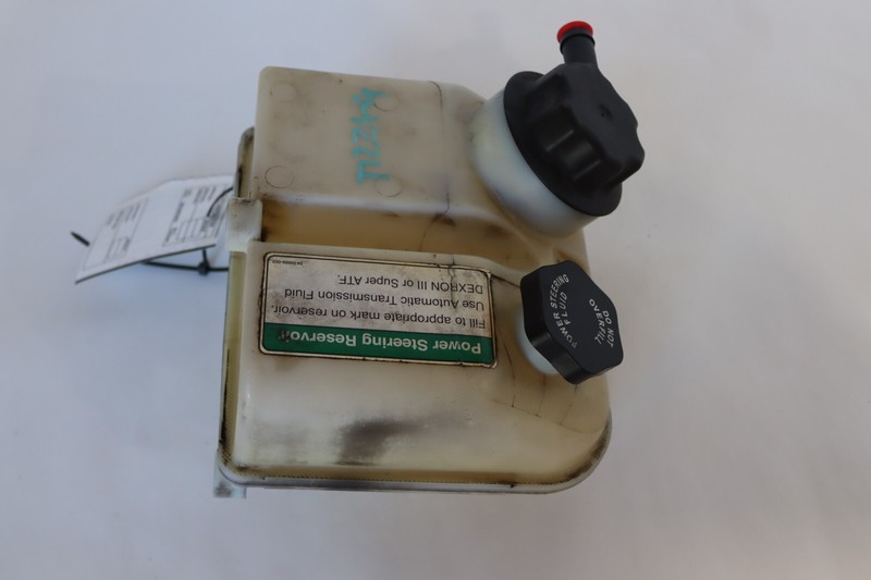 2018-2024 FREIGHTLINER CASCADIA 126 POWER STEERING RESERVOIR TANK OEM