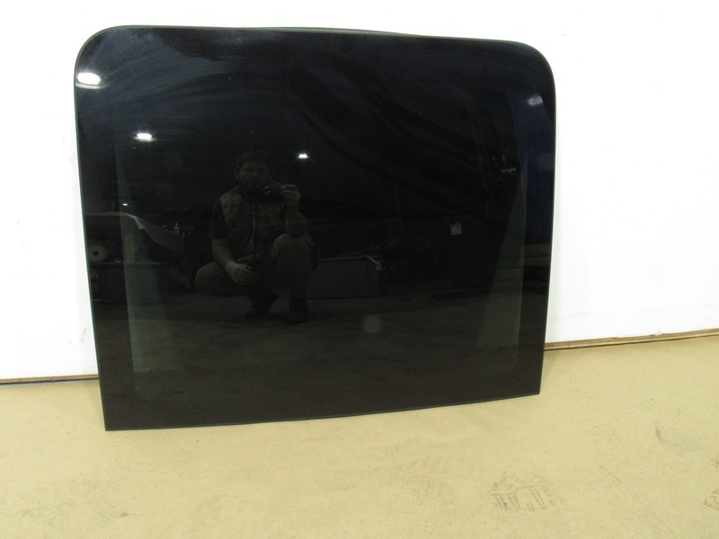 15-18 Porsche Macan 2015 Front Panoramic Sunroof Window Glass :A