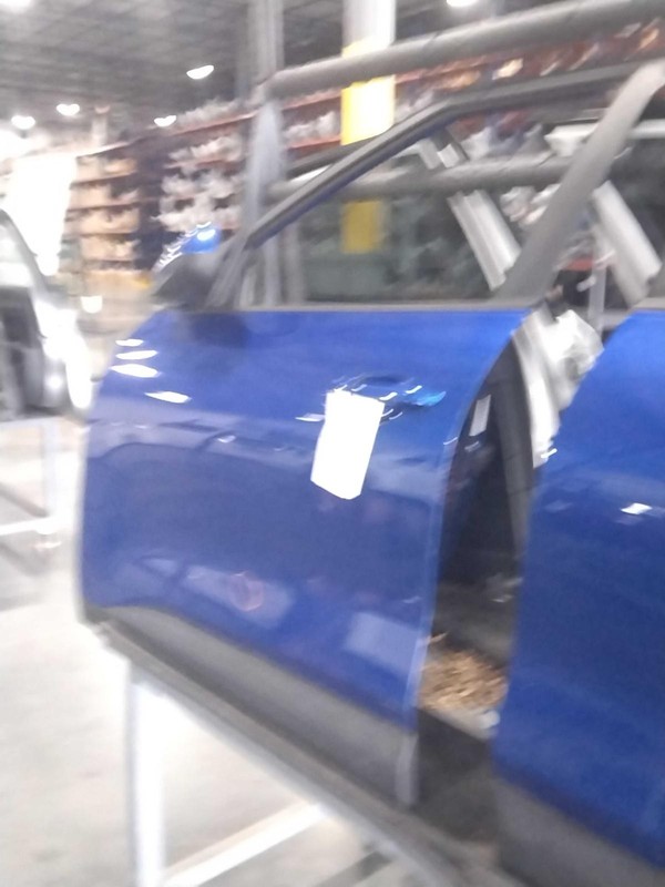 2021 KIA Seltos Front Left Door Blue OEM 690558 - 75K Miles