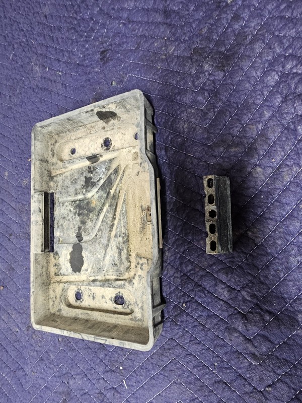 97-16 Ford Van E450 Battery Mount Tray Oem E350