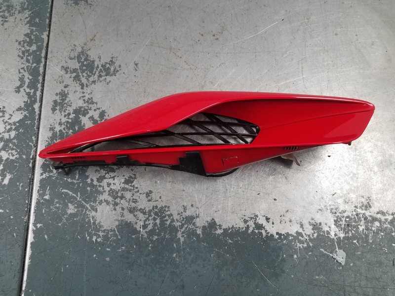 2017 Chevy Corvette C7 Grand Sport Right Quarter Panel Vent Bezel #5772 V10