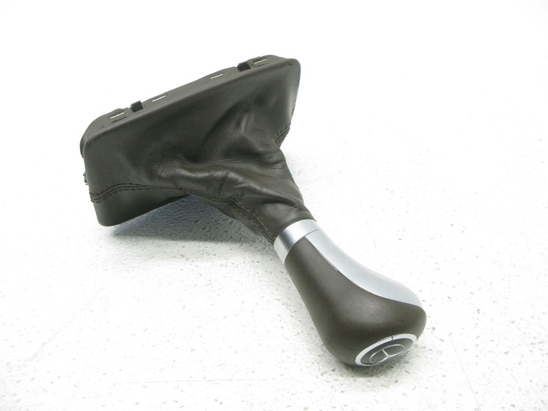 12-14 MERCEDES W204 C300 SEDAN AUTOMATIC SHIFTER SELECTOR SHIFT BOOT KNOB OEM 10