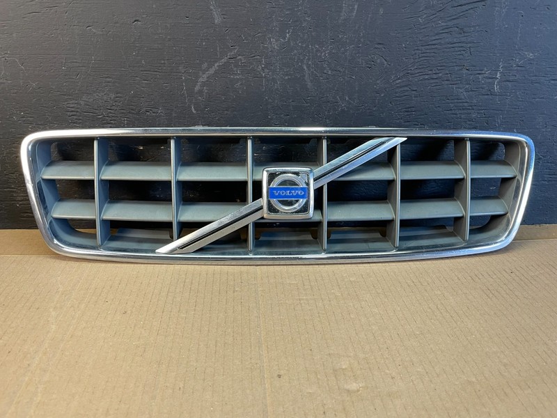 2001 to 2004 Volvo XC70 Front Upper Grill Grille Oem AC1988