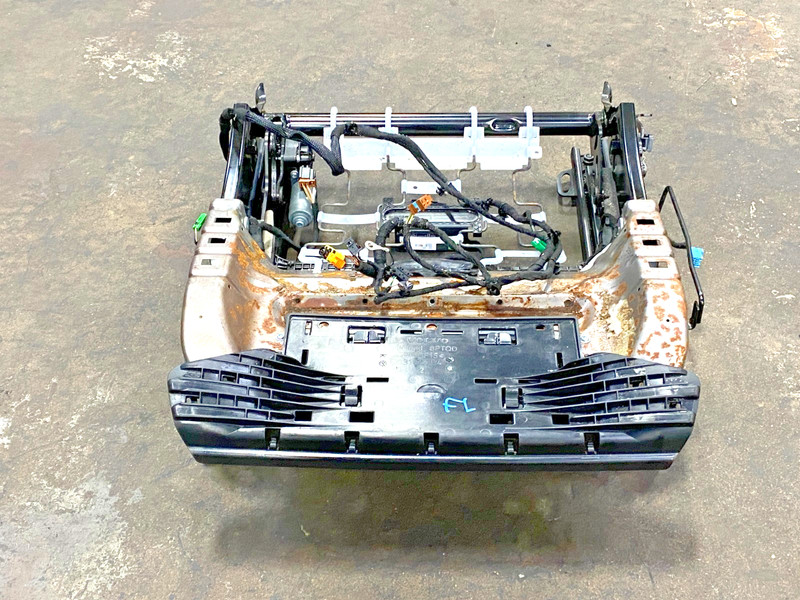 16-23 VOLVO XC90 FRONT LEFT DRIVER SEAT LOWER TRACK FRAME OEM #A0.56