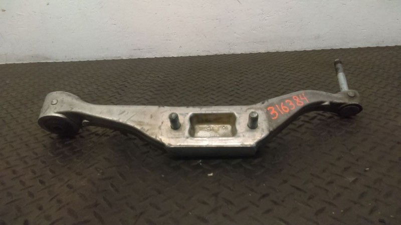 99-07 Chevrolet Silverado 4x4 Front Differential Axle Bracket OEM 15999801