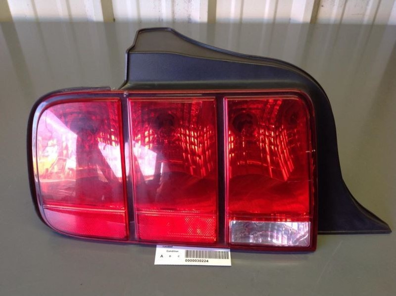 Left Driver Side Tail Light Lamp Fits 2005-2009 Ford Mustang 65574