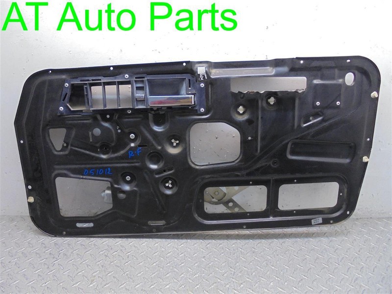 1992-1994 CHEVY SUBURBAN 1500 2500 PASSENGER FRONT WINDOW REGULATOR OEM 22071948