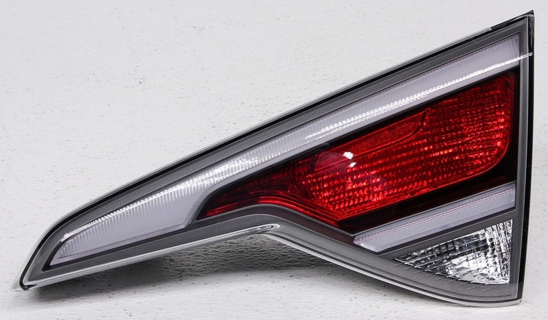 OEM Hyundai Sonata Hybrid Right Passenger Side LED Tail Lamp Lens Chips