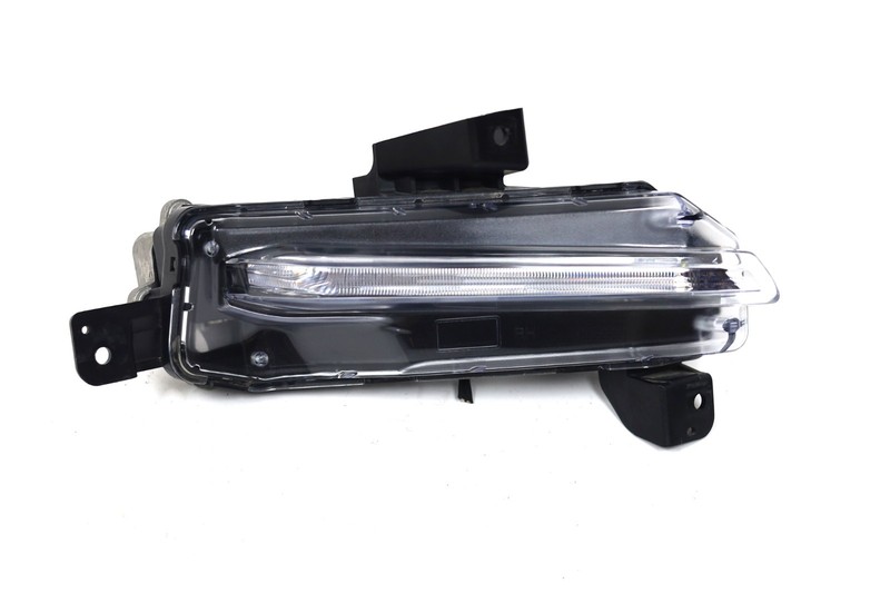 2016-2018 Chevy Camaro SS RH Passenger Side Daytime LED Fog Light 84756154