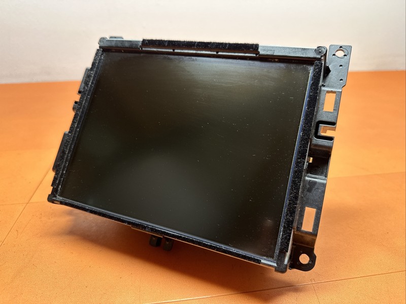 68261015AE | 2015 - 2017 Chrysler 200 8.4" Touch Display Screen AM FM Radio OEM