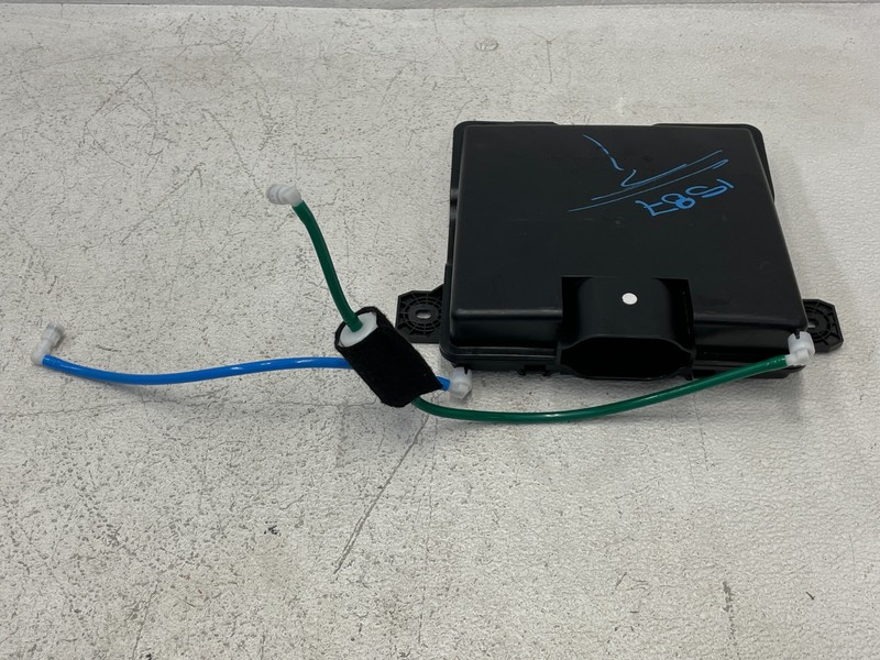 13-16 Mercedes SL550 SL400 R231 Air Reservoir Suspension Pump Module 1587 OEM
