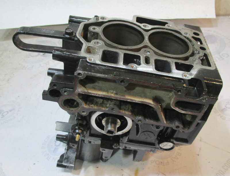 830267T3 Mercury Mariner 4 STK Outboard 25 HP Cylinder Block Crankcase 1998-2006