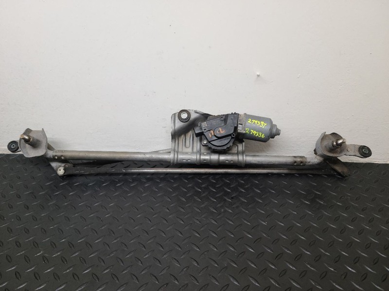 15-20 Chevrolet Tahoe Windshield Wiper Motor W/ Linkage OEM 22956301