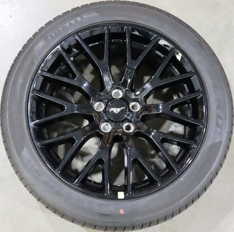 OEM 15-23 Mustang GT 19" Pirelli P Zero REAR Wheel FR3J1007CC 275/40ZR19 FORD