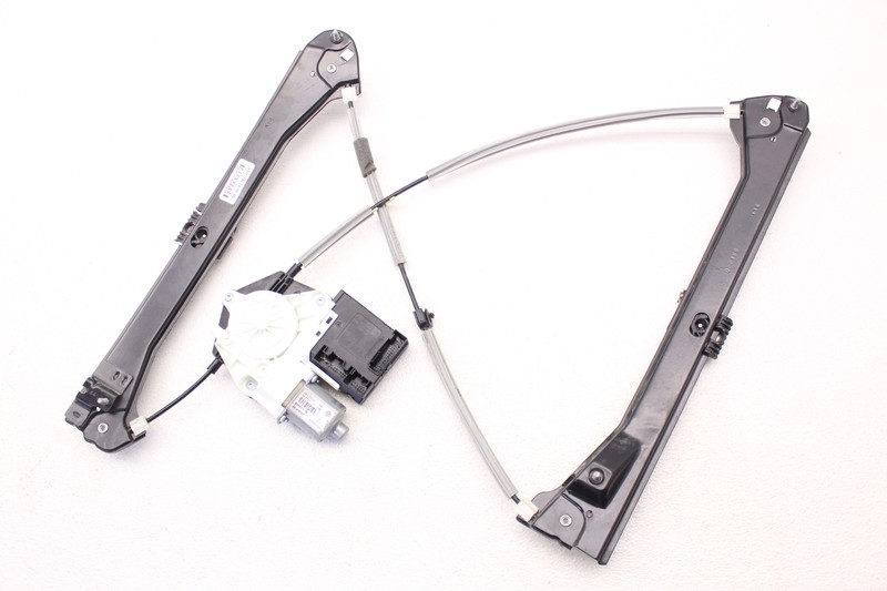 VW PASSAT 2013 - 2022 PASSENGER RIGHT FRONT WINDOW REGULATOR POWER MOTOR OEM