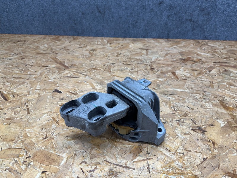 INFINITI QX30 2017-2019 OEM LEFT DRIVER TRANSMISSION ENGINE MOTOR MOUNT AWD 2.0T