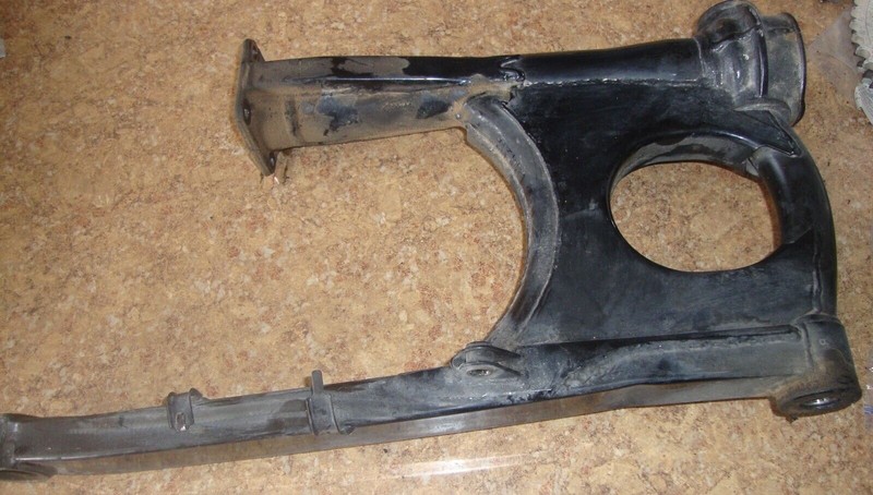 2004 Kawasaki ZG1000 ZG 1000 Concours Rear Swingarm Swivel Pivot Swing Arm Back