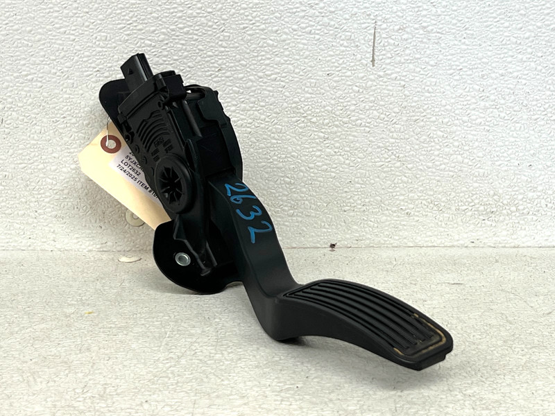 ⭐2016-2020 TESLA MODEL X GAS ACCELERATOR THROTTLE SENSOR PEDAL ASSY OEM LOT2632