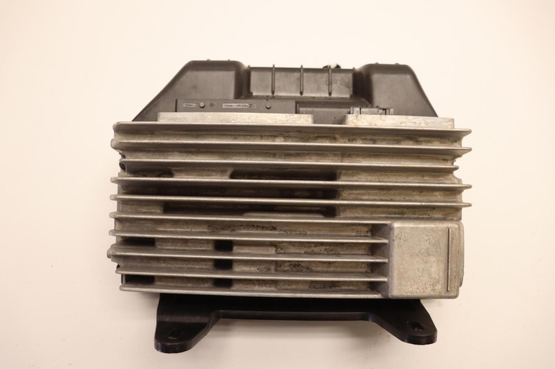 2013-2016 AUDI S5 AUDIO RADIO SYSTEM AMP AMPLIFIER W/ HOLDER BRACKET OEM