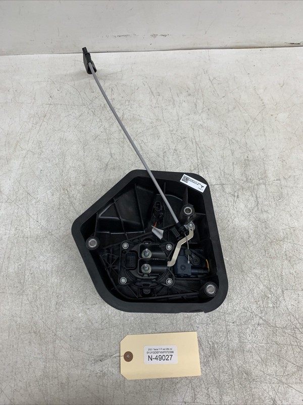 21-24 TESLA MODEL 3 CHARGING PORT CHARGEPORT 1490374-10-C 49027 B11