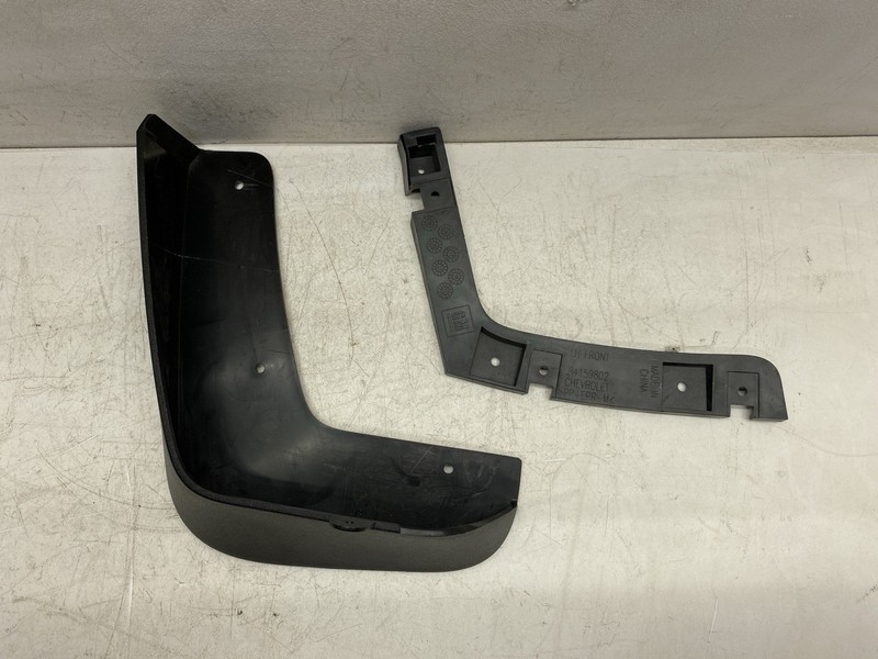 2018-2021 Chevrolet Traverse Left Front Side Splash Guard Mud Flaps Black OEM