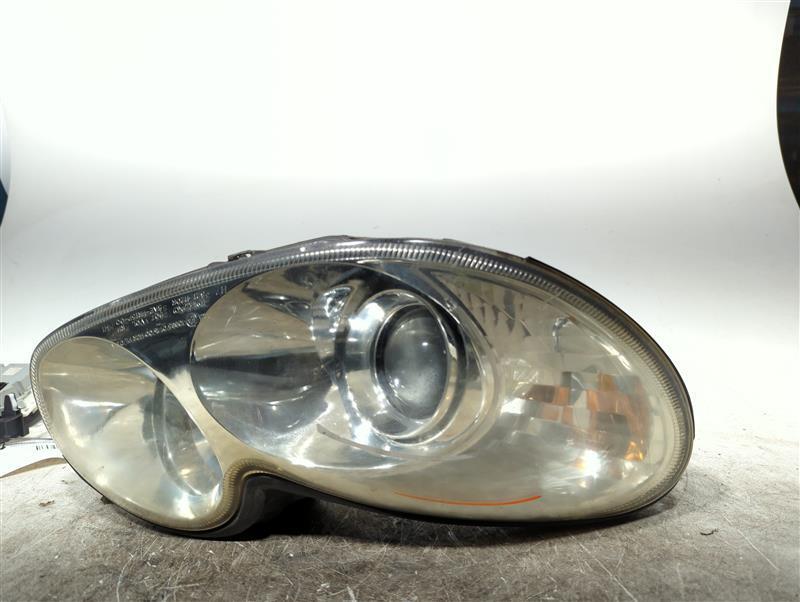 2005 Hyundai Sonata Right Headlight Assembly Grey OEM 428050 Used 125K Miles