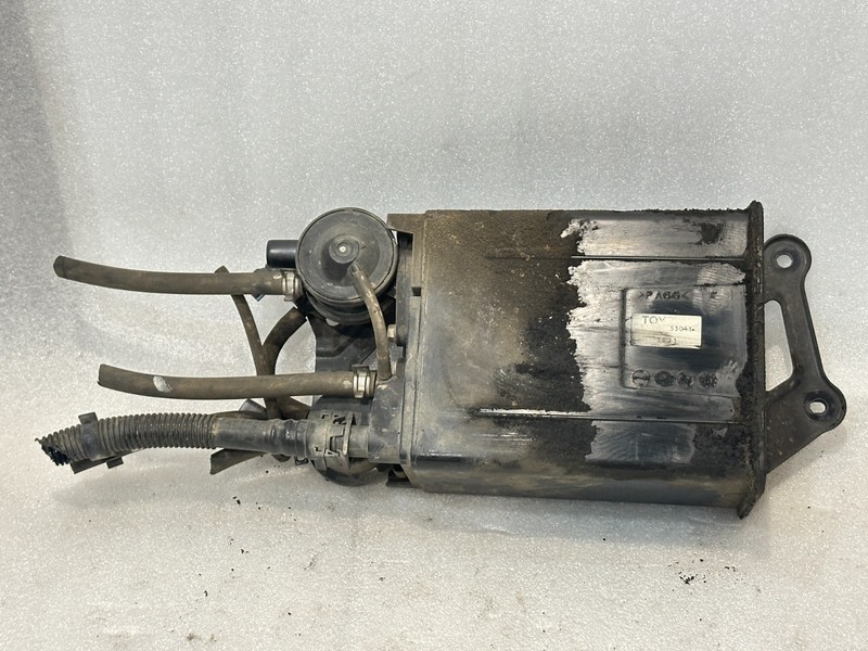 02-05 Lexus SC430 Fuel Vapor Charcoal Evaporator Canister EVAP Purge 77704-53011