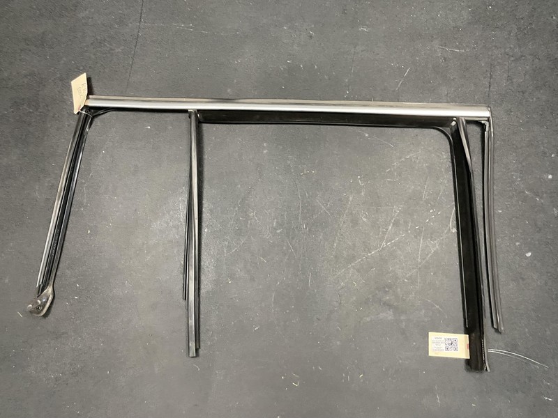 Rear Right Door Window Glass Run Channel 2018 Mercedes GLS 550 1667352800 17 19
