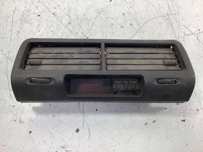 90-91 Honda Civic 4D Dashboard Center Vent Outlet Assy Gray 77610-SH4-951ZD OEM