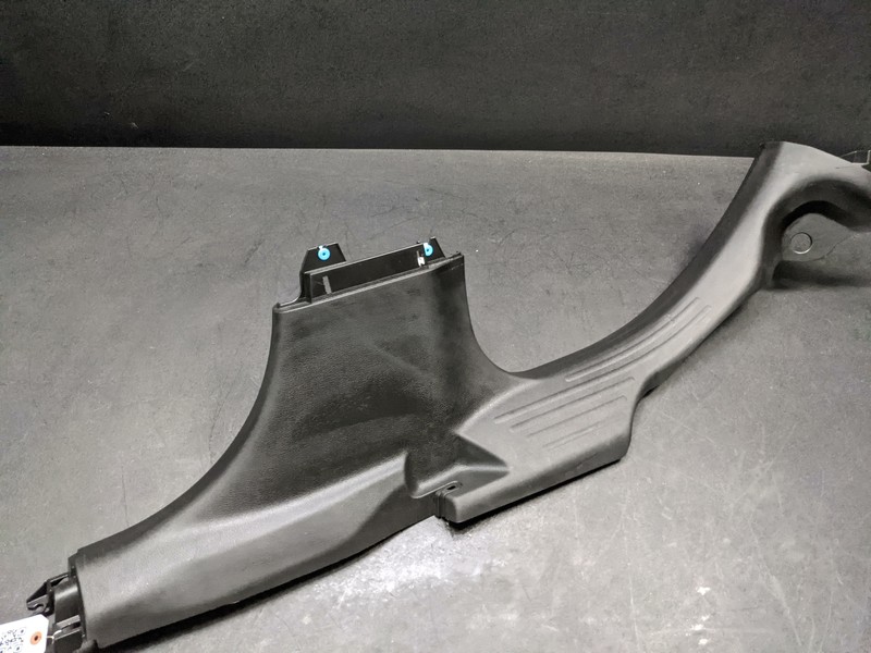 Right B-Pillar Lower Trim Panel 2018 Jeep Renegade 2015 2016 2017 2019 - 2023 X