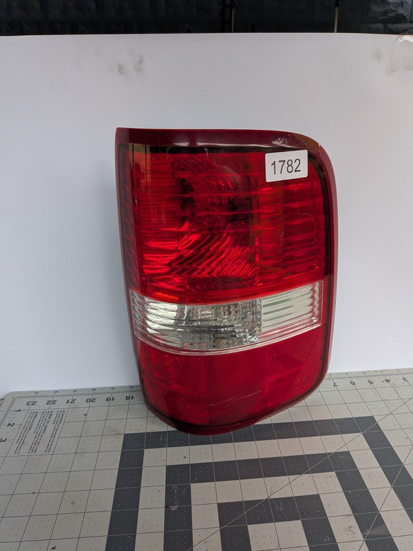 OEM Ford F150 Truck Right Tail Light Assembly 2004 2005 2006 2007 2008 2009